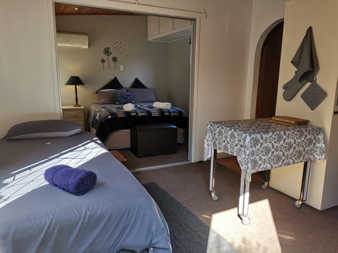 Bedroom 3, Sunbird Guest House, Umgungundlovu