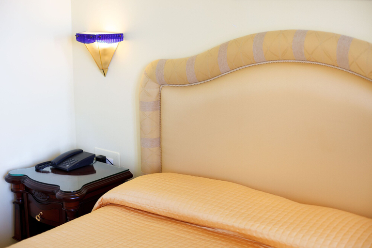 Bedroom 3, Johanna Park Hotel, Napoli