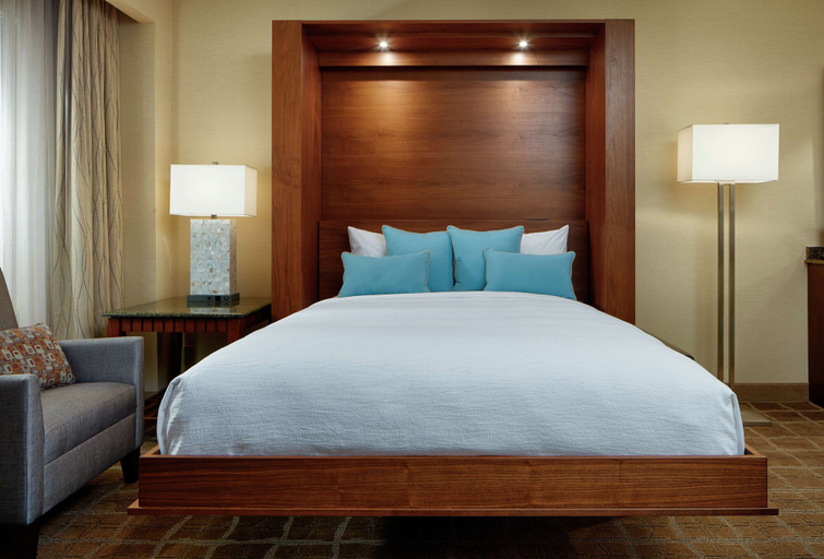 Bedroom 3, Embassy Suites by Hilton San Diego La Jolla, San Diego