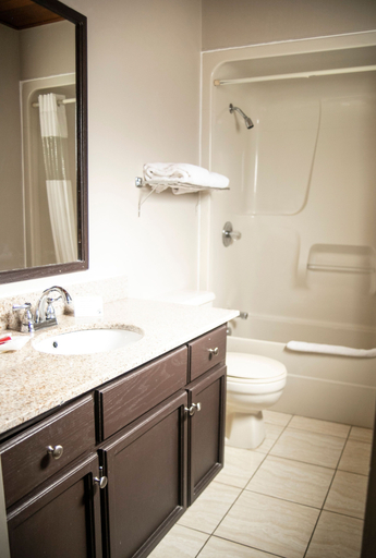 Bathroom 4, Ramada By Wyndham Quesnel, Cariboo