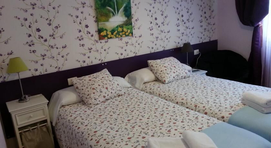 Bedroom 5, Alojamientos Olga, Navarra