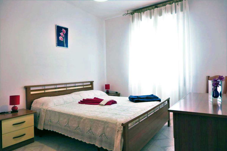 Bedroom 2, Case Arcobaleno Marzamemi, Syracuse