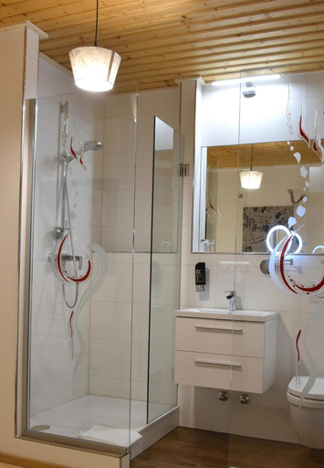 Bathroom 4, Hotel Torwirt, Wolfsberg