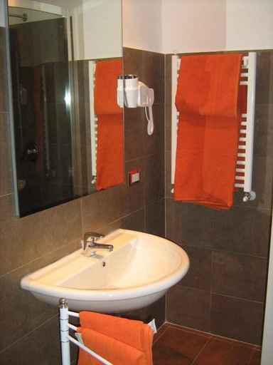 Bathroom 5, Appia Nuova Holiday, Rome