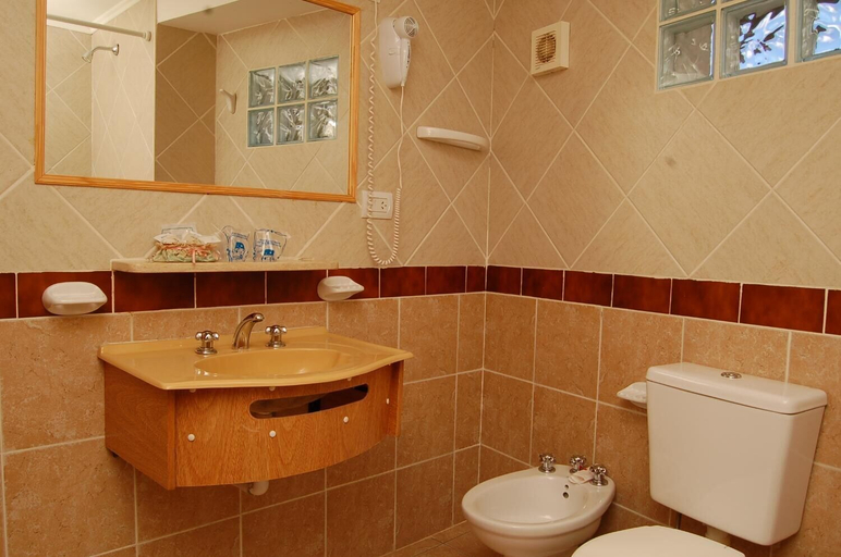 Bathroom 4, Ruca Cheli Village Ski Hotel, Bariloche