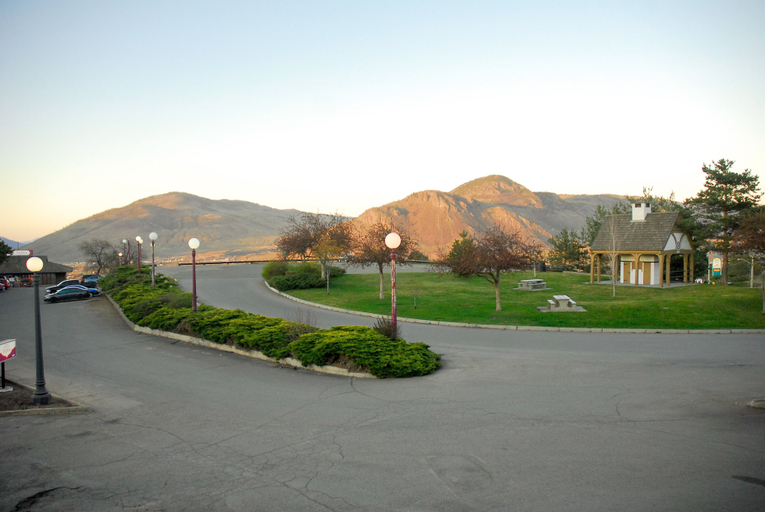 Others 5, The Vista Inn, Thompson-Nicola