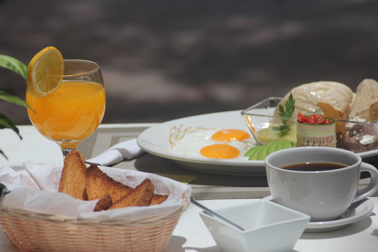 Food & Drinks 7