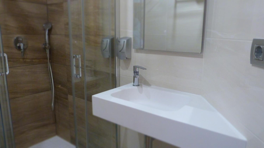 Bathroom 4, Hostal La Masía, Castellón