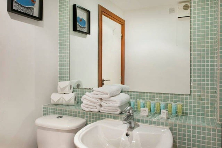 Bathroom, MetroStays - Antiques Quarter, Dublin