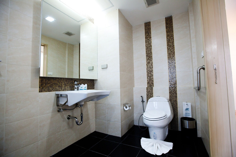 Bedroom 5, A-Te Hotel Chumphon (SHA Plus+), Muang Chumphon