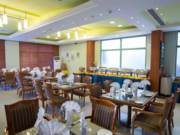 Food & Drinks 5, Safeer Plaza Hotel, Bausher
