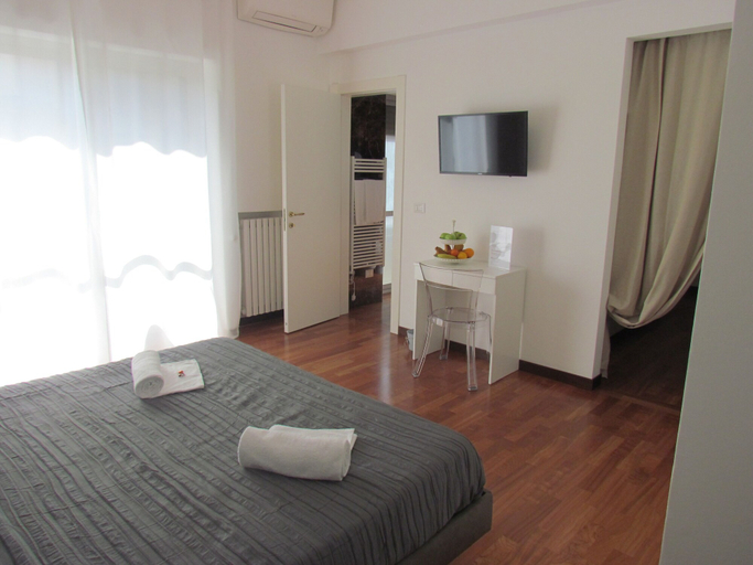 Bedroom 4, Room 56, Bari