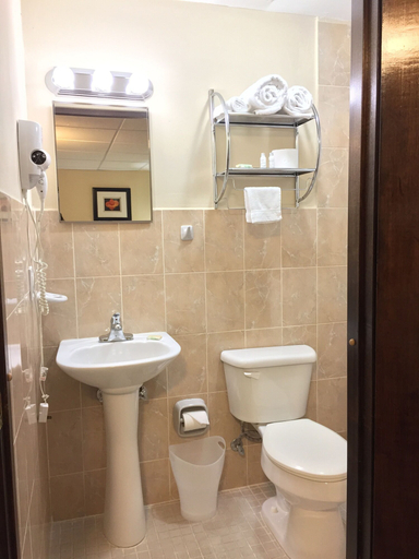 Bathroom 4, S.J. Suites Hotel