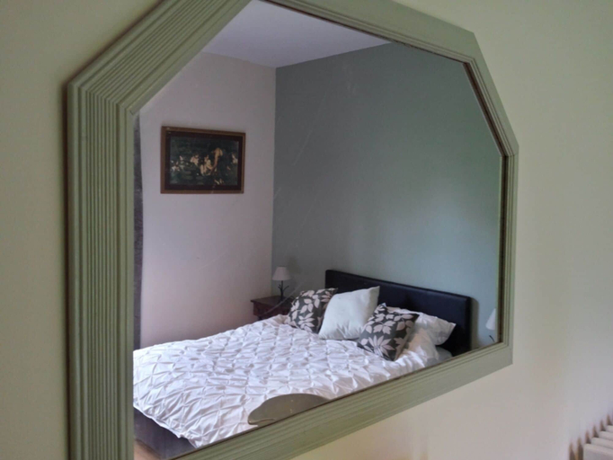 Bedroom 3, 13 Bees, Charente