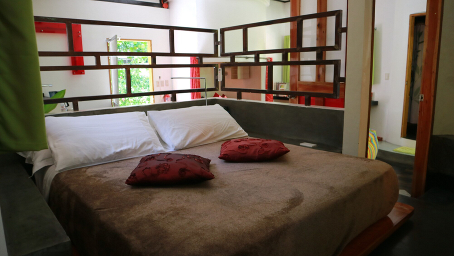 Bedroom 3, SomeWhere Else Boutique Resort, Mambajao