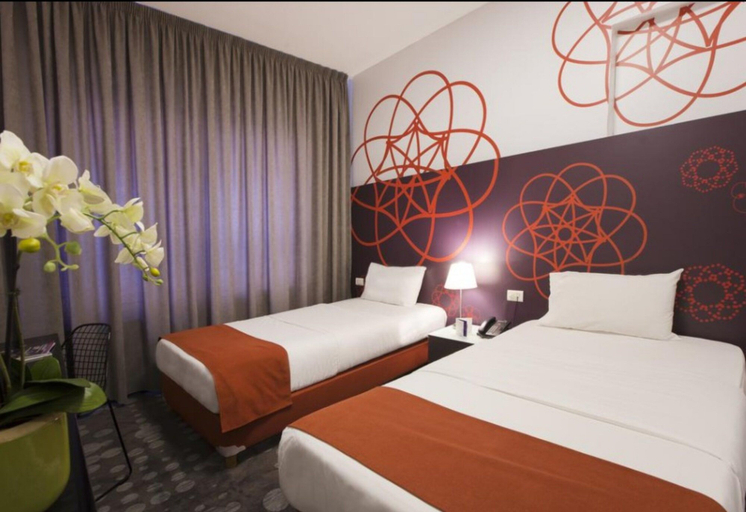 Bedroom 2, 35 Rooms, Beirut