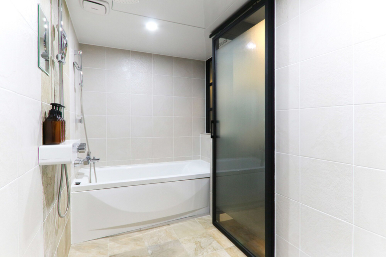 Others 5, Louis Hotel, Sasang