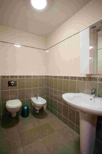 Bathroom 4, Tourist, Omskiy rayon