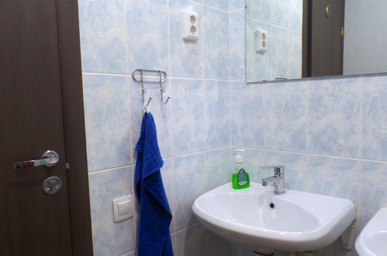 Bathroom 2, Roza Vetrov, Sankt-Peterburg gorsovet