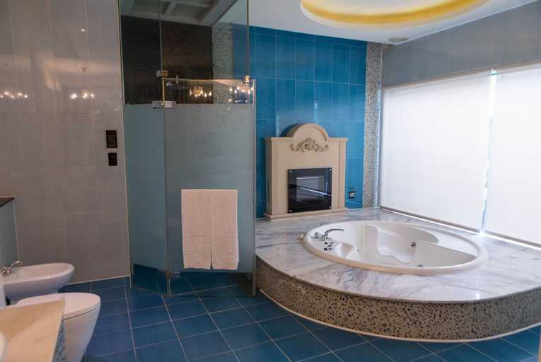 Bathroom 3, All-Ur Boutique Motel - Chia-Yi Branch, Chiayi City