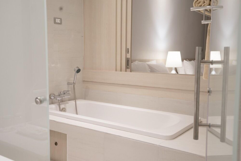 Bathroom 4, Tri-Shawa Resort, Muang Prachuap Khiri Khan