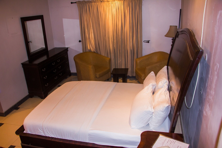 Bedroom 2, Tivoli Residence & Bar, Mushin