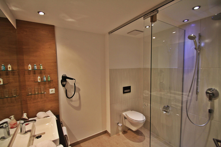Bathroom 5, Hotel Restaurant Gemmer, Rhein-Lahn-Kreis