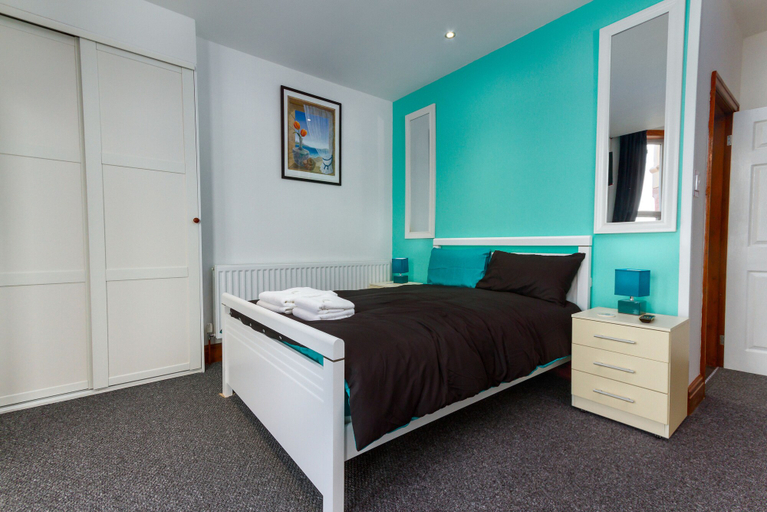 Bedroom 4, The Maples Hotel, Blackpool