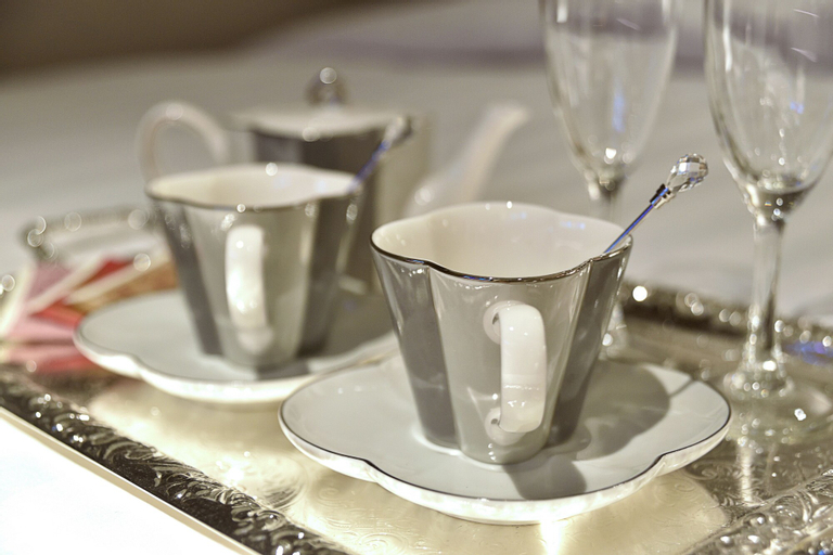 Food & Drinks 9