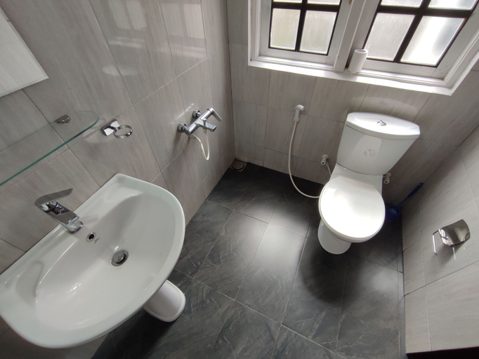Bathroom 4, Andrews Hostel, Nuwara Eliya