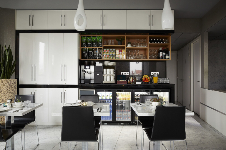 Food & Drinks 5, Amadi Park Hotel, Amsterdam