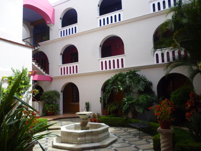Exterior & Views 2, Hotel Trebol, Del Centro