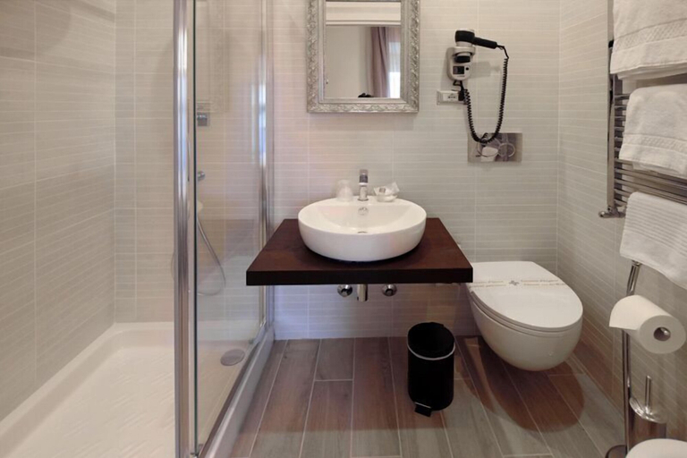 Bathroom 4, CdR Guest House, Roma