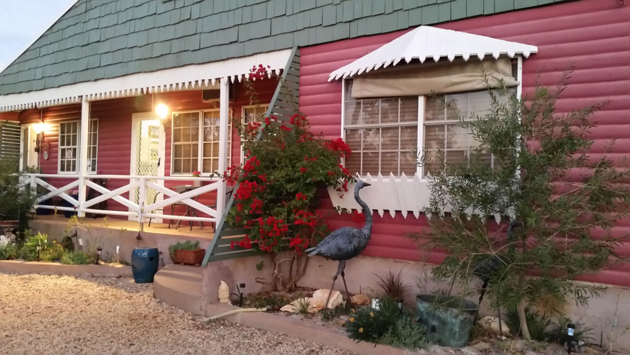 Exterior & Views 2, Sonjas Bed and Breakfast, Walgett