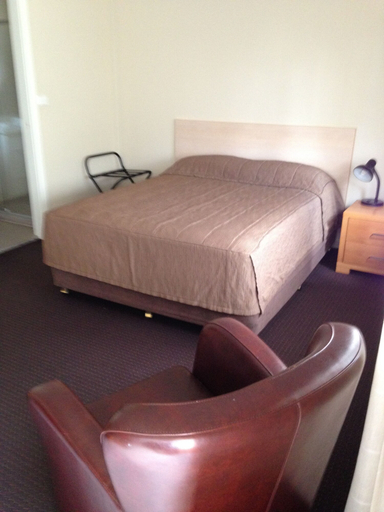 Bedroom 3, Francis Phillip Motor Inn, Singleton