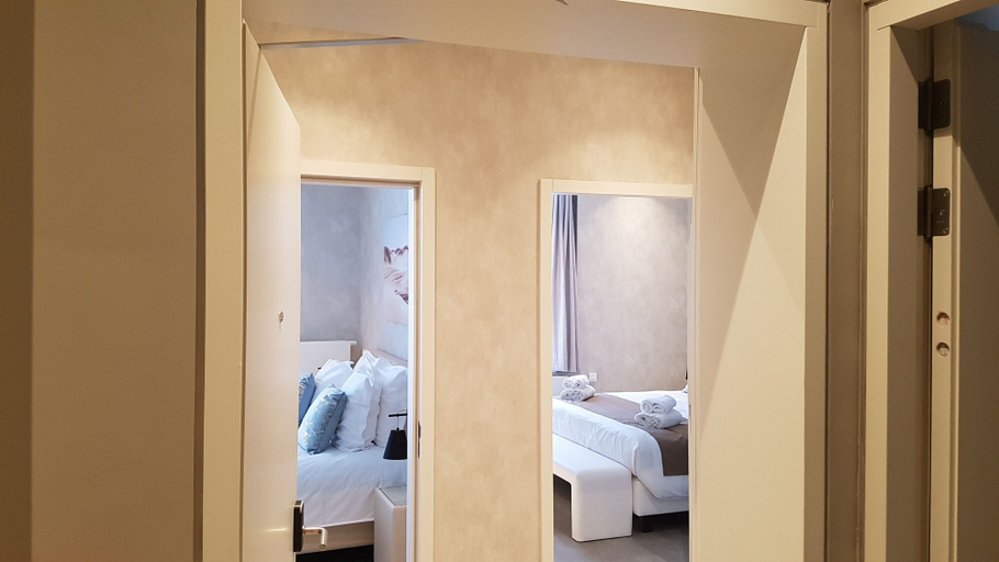 Bedroom 3, Hotel Acropolis, West-Vlaanderen