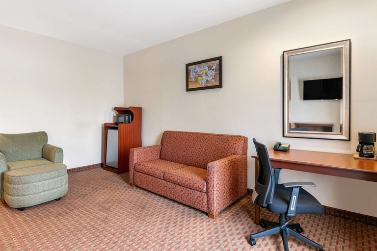 Others 4, Econo Lodge Eutaw I-20, Greene