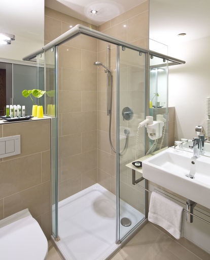 Bathroom 4, Penz Hotel West, Innsbruck