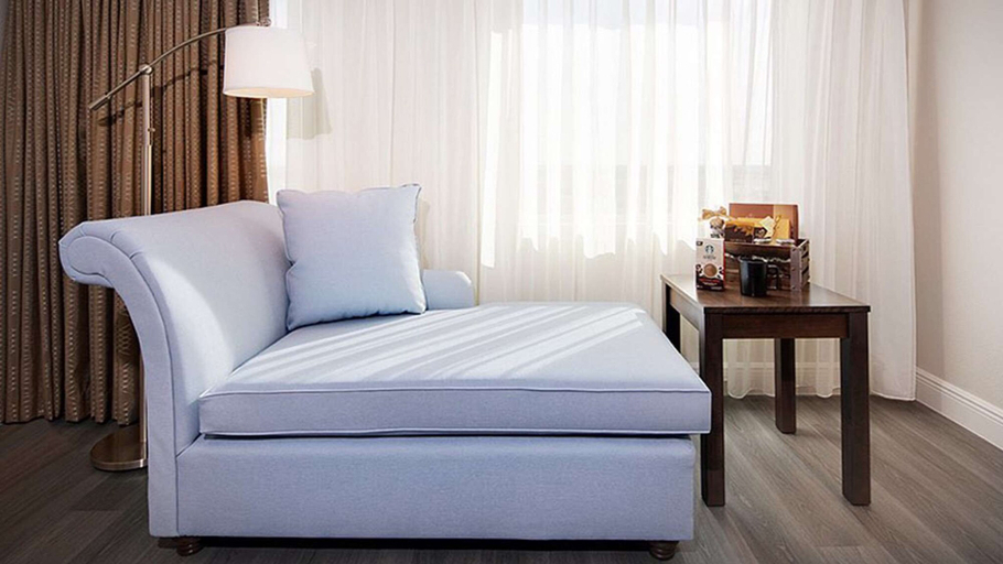 Bedroom 4, Florida Hotel & Conference Ctr in the Florida Mall, Orange