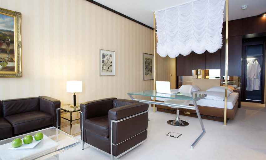 Bedroom 4, Living Hotel Kanzler, Bonn