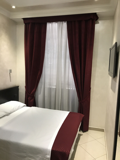 Bedroom 4, Sweety, Rome