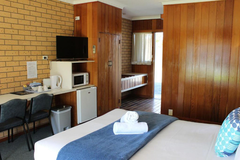 Bedroom 2, Lakeside Motel Waterfront, E. Gippsland - Bairnsdale