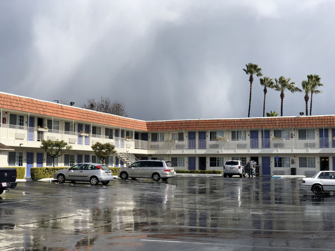 Exterior & Views 2, Gilroy Inn, Santa Clara