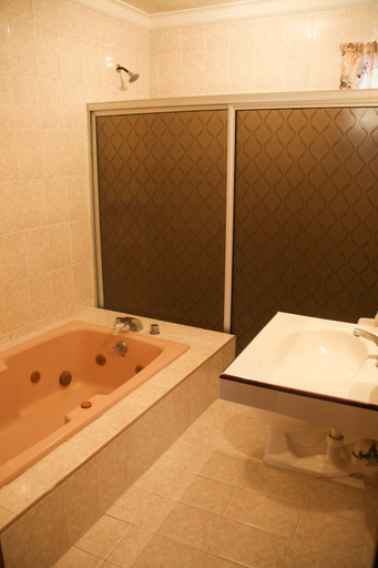 Bathroom 5, Hotel María de la Luz, Valladolid