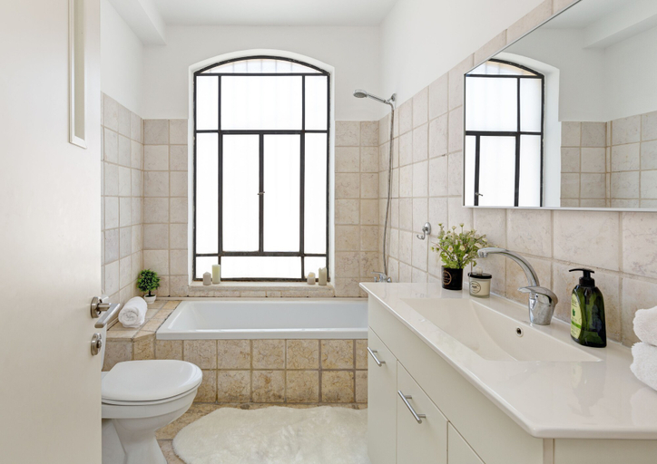 Bathroom, Neve Tzedek Megic - Hugh garden Terrace