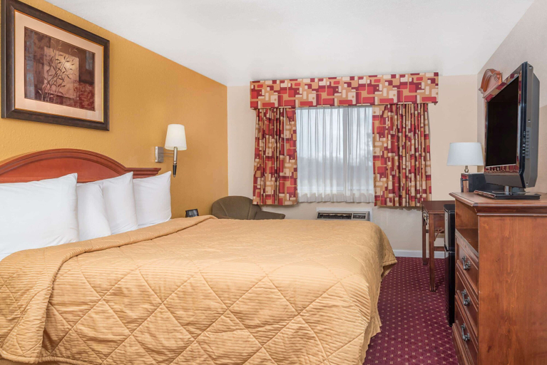 Bedroom 3, Travelodge by Wyndham Klamath Falls, Klamath