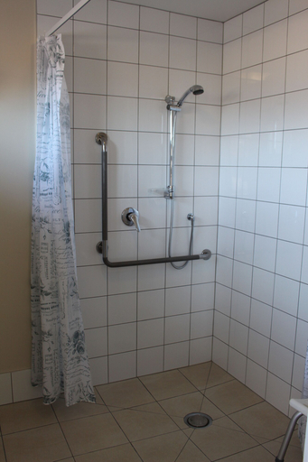 Bathroom 3, Westport Spa Motel, Buller