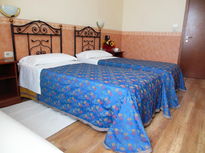 Bedroom 3, Hotel San Giorgio, Bologna
