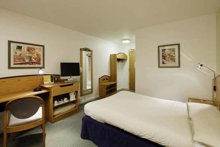 Bedroom 2, ibis Bradford Shipley, Bradford