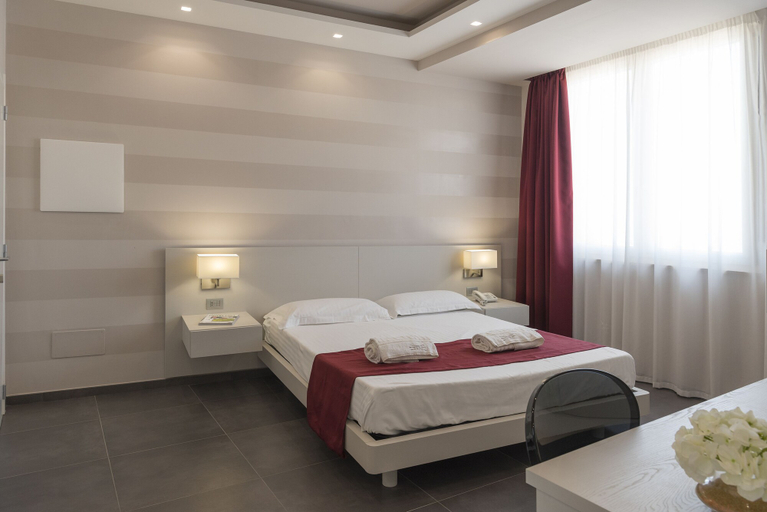 Bedroom 5, Grand Hotel Biffy, Avellino